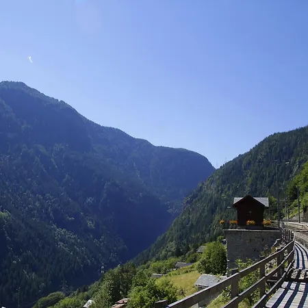 Lieu Secret Dans Les Alpes Suisses Alpesi faház *