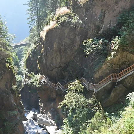 Lieu Secret Dans Les Alpes Suisses Chalet