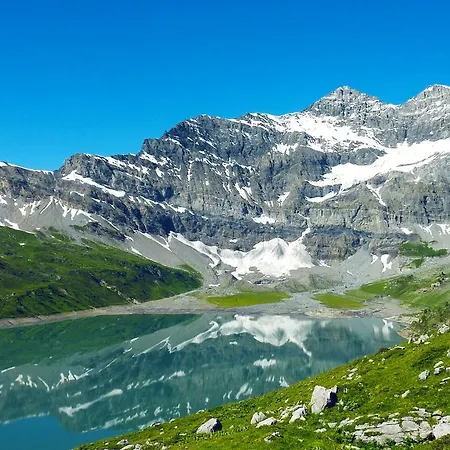 Lieu Secret Dans Les Alpes Suisses Le Tretien