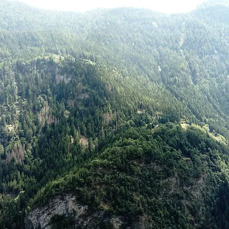 Lieu Secret Dans Les Alpes Suisses Σαλέ Le Tretien