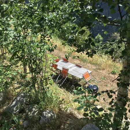 Lieu Secret Dans Les Alpes Suisses Le Tretien