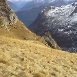 Lieu Secret Dans Les Alpes Suisses *