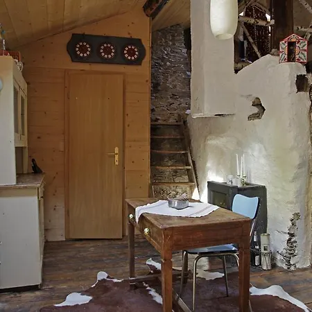 Lieu Secret Dans Les Alpes Suisses 木屋 Le Tretien