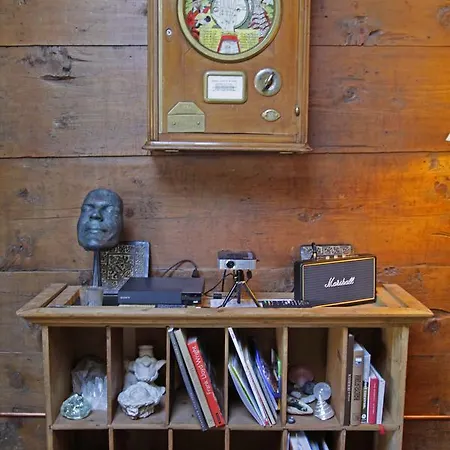 Lieu Secret Dans Les Alpes Suisses Chalet Le Tretien