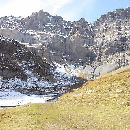 Lieu Secret Dans Les Alpes Suisses Chalet *