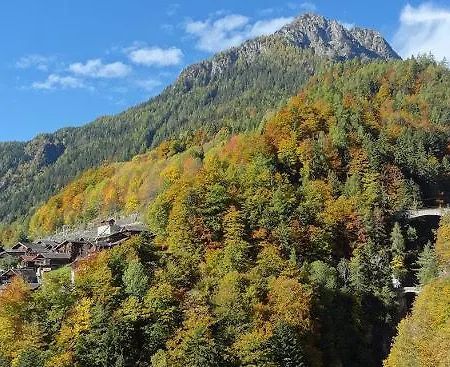 Lieu Secret Dans Les Alpes Suisses Chalet