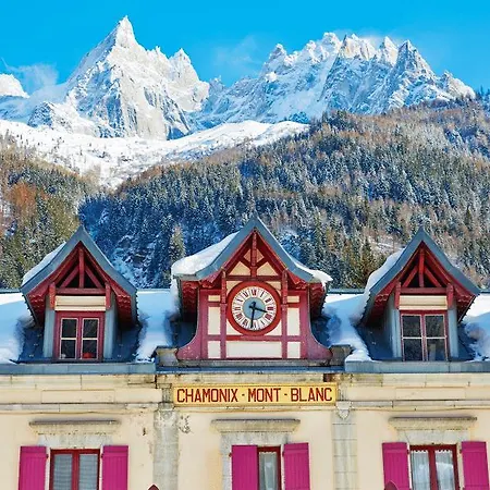 Lieu Secret Dans Les Alpes Suisses Chalet Le Tretien